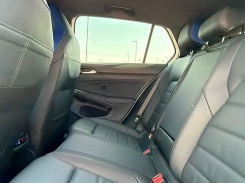 Used 2023 Volkswagen Golf R AWD/4WD image 17
