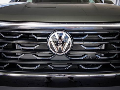 New 2026 Volkswagen Atlas Cross Sport SE FWD image 8