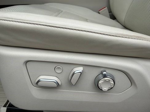 Certified 2025 Cadillac Escalade Sport Platinum w/ LPO, ONYX Package AWD/4WD image 5