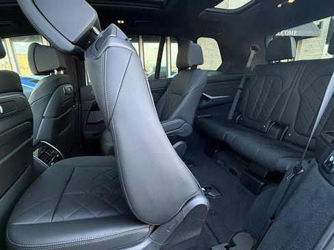 Used 2023 BMW X7 xDrive40i w/ Executive Package image 24
