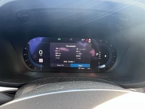 Used 2023 Volvo XC60 B5 Plus w/ Climate Package image 11