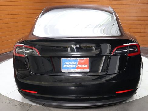 Used 2023 Tesla Model 3 Standard Range image 12