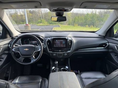 Used 2018 Chevrolet Traverse LT image 18
