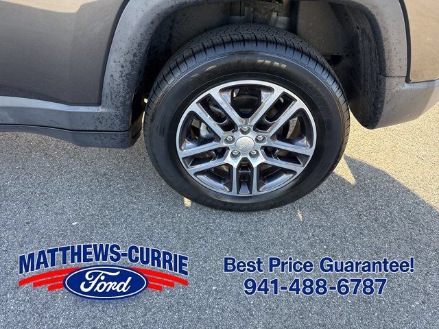 Used 2018 Jeep Compass Latitude w/ Popular Equipment Group AWD/4WD image 14