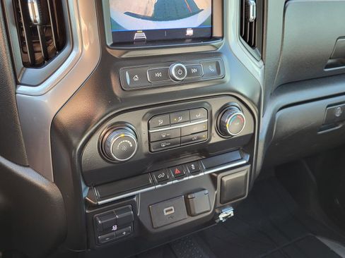 Used 2020 Chevrolet Silverado 2500 Custom w/ Custom Value Package image 26