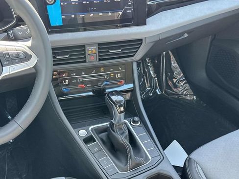 New 2026 Volkswagen Jetta SE FWD image 10
