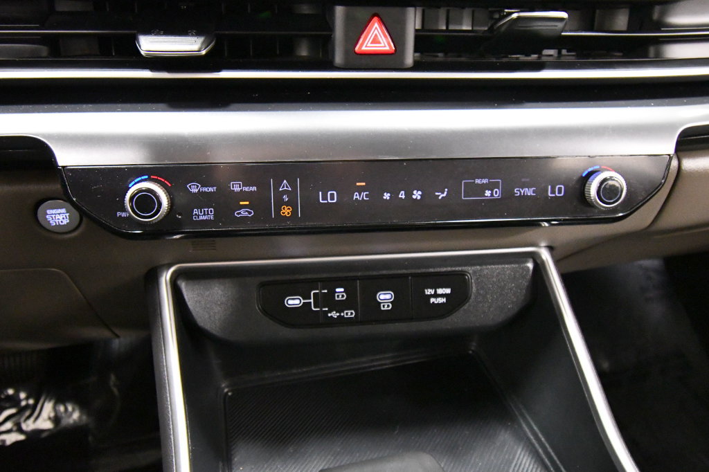 Certified 2025 Kia Carnival FWD image 25