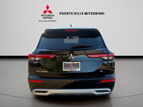 Used 2022 Mitsubishi Outlander SE image 6