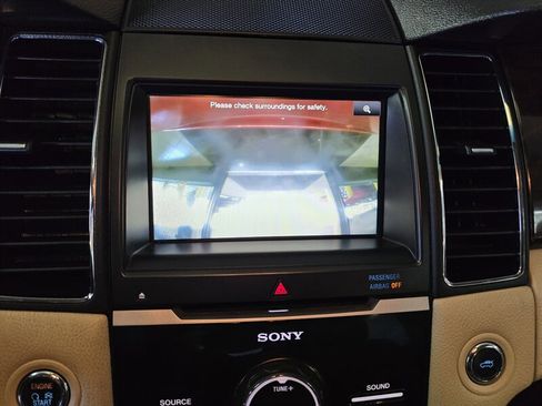 Used 2013 Ford Taurus Limited image 22