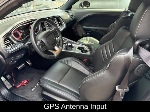 Used 2022 Dodge Challenger SRT Hellcat w/ Plus Package RWD image 5