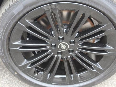 New 2025 Land Rover Range Rover Autobiography image 8