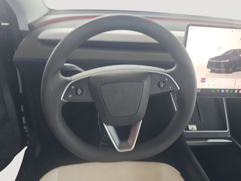 Used 2026 Tesla Model Y Long Range RWD image 6