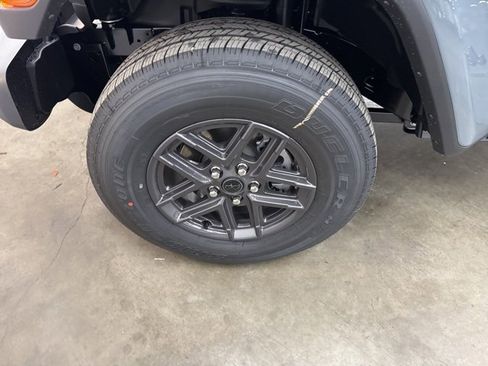 New 2025 Jeep Gladiator Sport image 20