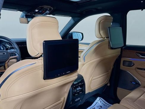 Used 2024 Jeep Grand Cherokee L Summit image 27