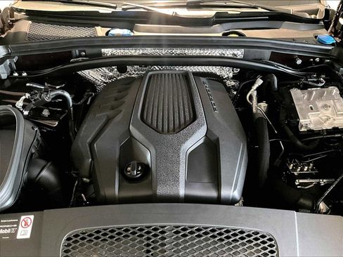 New 2026 Porsche Macan image 20