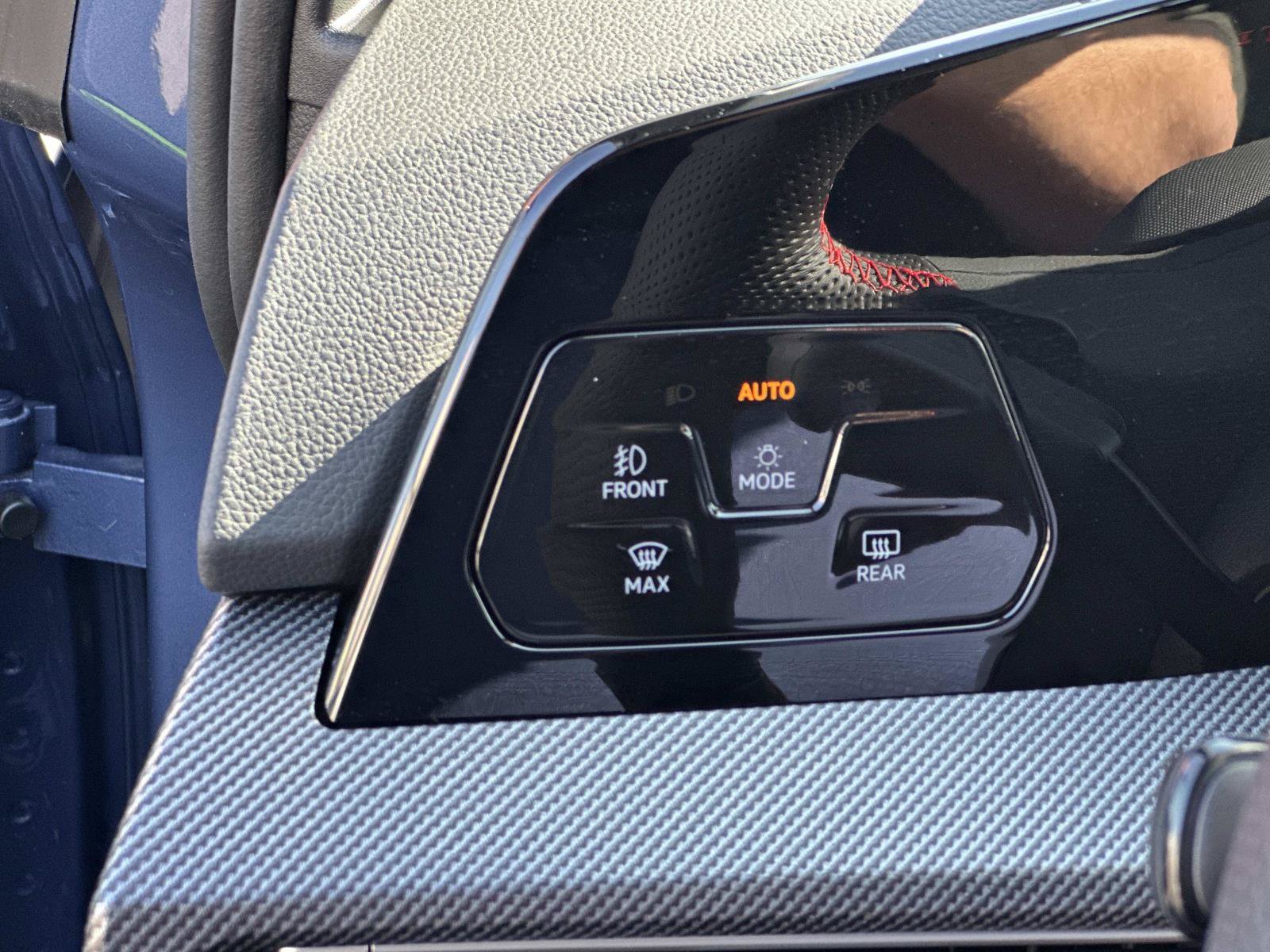 New 2026 Volkswagen GTI SE FWD image 18