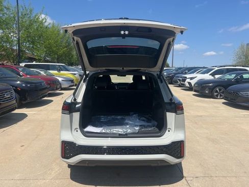 New 2026 Volkswagen Tiguan SE R-Line AWD/4WD image 10