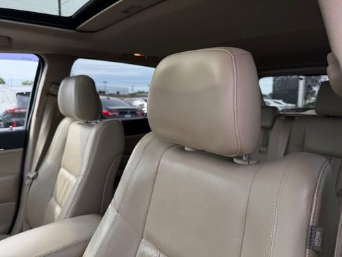 Used 2015 Jeep Grand Cherokee Limited AWD/4WD image 11
