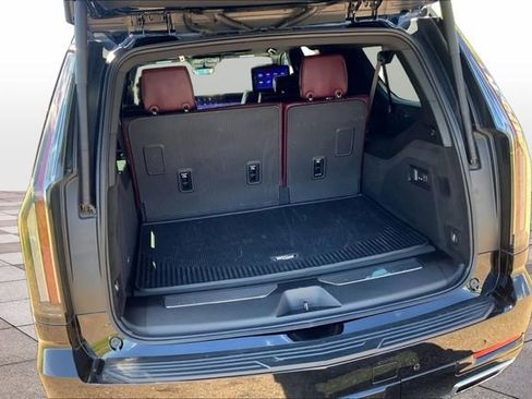 Used 2025 Cadillac Escalade ESV Premium Luxury w/ Touring Package AWD/4WD image 20