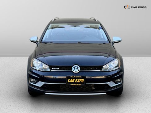 Used 2017 Volkswagen Golf Alltrack S image 3