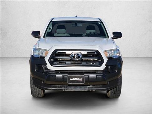 Used 2016 Toyota Tacoma SR image 2