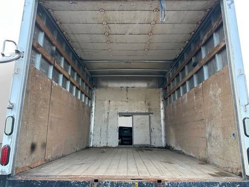 Used 2014 Chevrolet Express 3500 w/ Chrome Appearance Package image 8