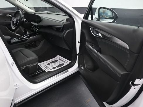 Used 2025 Buick Envision Preferred AWD/4WD image 14