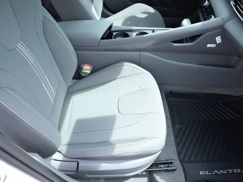 New 2026 Hyundai Elantra SEL Sport Premium FWD image 13