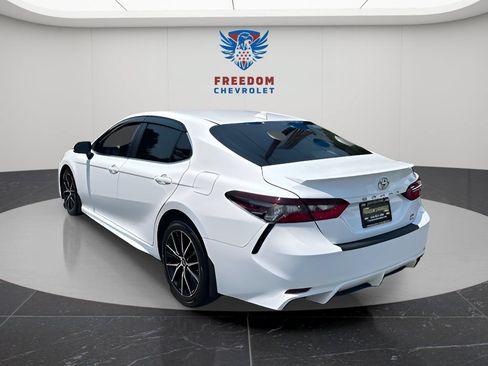 Used 2023 Toyota Camry SE w/ Cold Weather Package AWD/4WD image 3