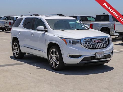 Used 2019 GMC Acadia Denali w/ Technology Package AWD/4WD image 3