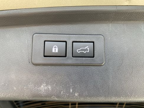 Used 2024 Subaru Outback Premium image 16