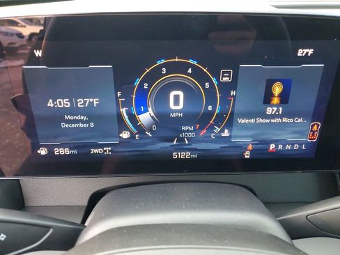 Used 2025 Chevrolet Traverse LT w/ Driver Confidence Package image 11