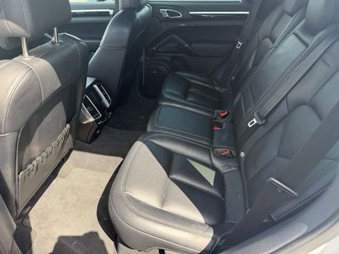 Used 2016 Porsche Cayenne image 13
