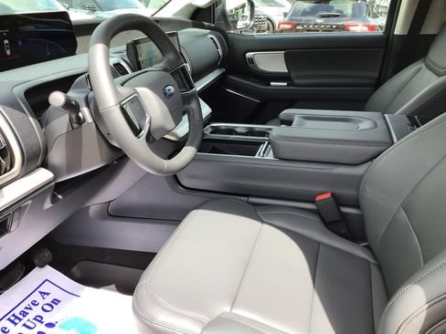 New 2026 Ford Expedition Active RWD image 3