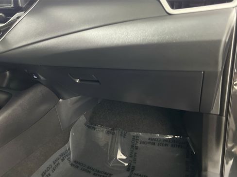 Used 2025 Toyota Corolla LE FWD image 35