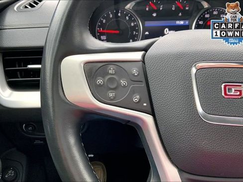 Used 2024 GMC Terrain SLT image 17