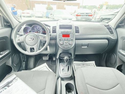 Used 2013 Kia Soul FWD image 10
