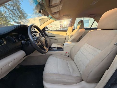Used 2017 Toyota Camry LE FWD image 9