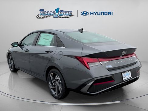 New 2026 Hyundai Elantra Limited image 6