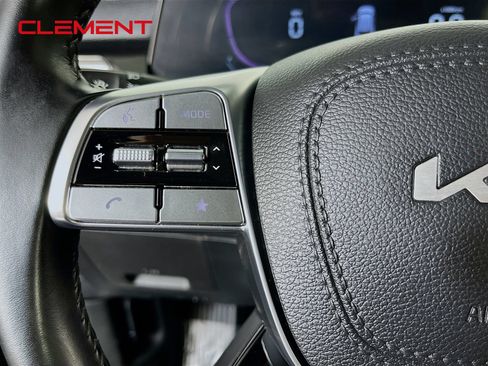 Used 2024 Kia Telluride S FWD image 15