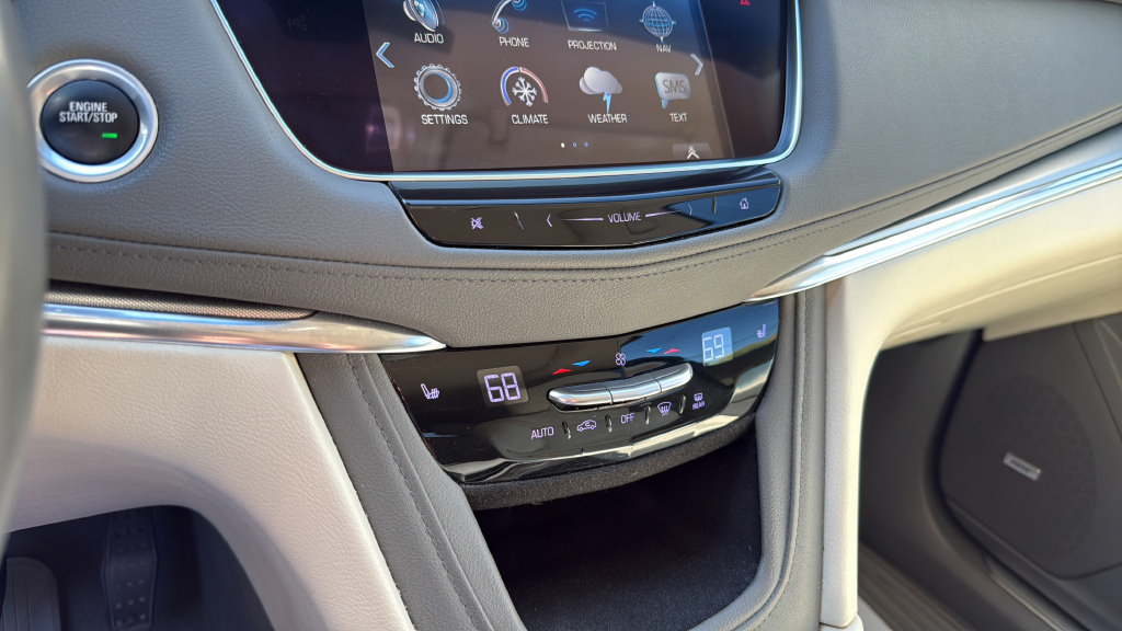 Used 2019 Cadillac XT5 Luxury AWD/4WD image 32