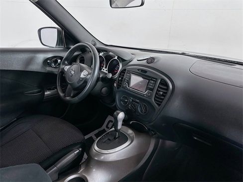 Used 2015 Nissan Juke S image 27