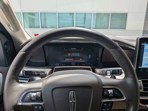 Certified 2024 Lincoln Navigator Reserve AWD/4WD image 32