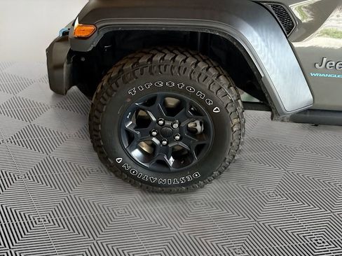 Used 2023 Jeep Wrangler Unlimited w/ Cold Weather Group AWD/4WD image 35