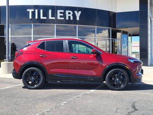 Used 2024 Buick Encore GX Sport Touring FWD image 1