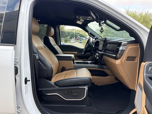 Used 2023 Ford F250 Lariat w/ Sport Appearance Package AWD/4WD image 12