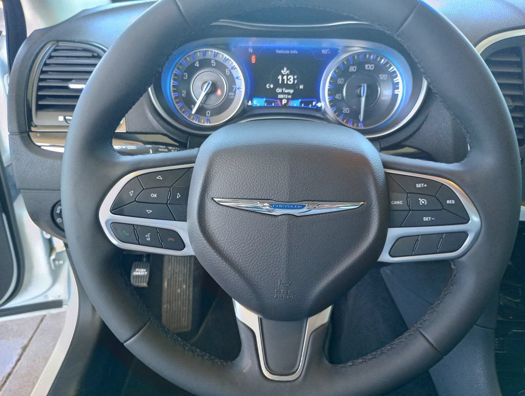 Used 2023 Chrysler 300 Touring RWD image 15
