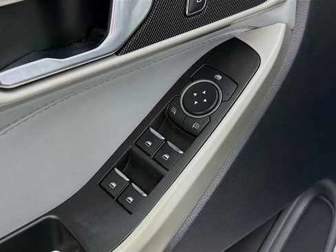 Used 2022 Ford Explorer XLT w/ Equipment Group 202A image 22