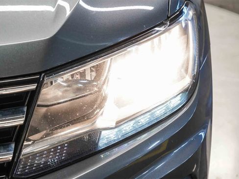 Used 2020 Volkswagen Tiguan SE image 7