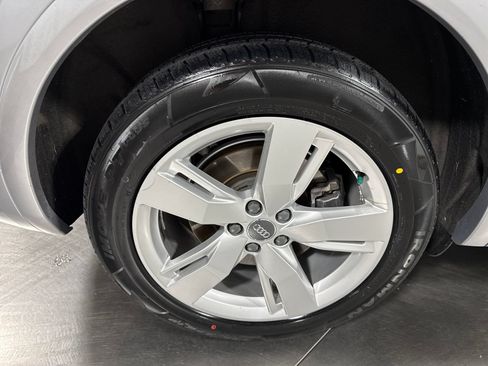 Used 2018 Audi Q5 2.0T Premium AWD/4WD image 13
